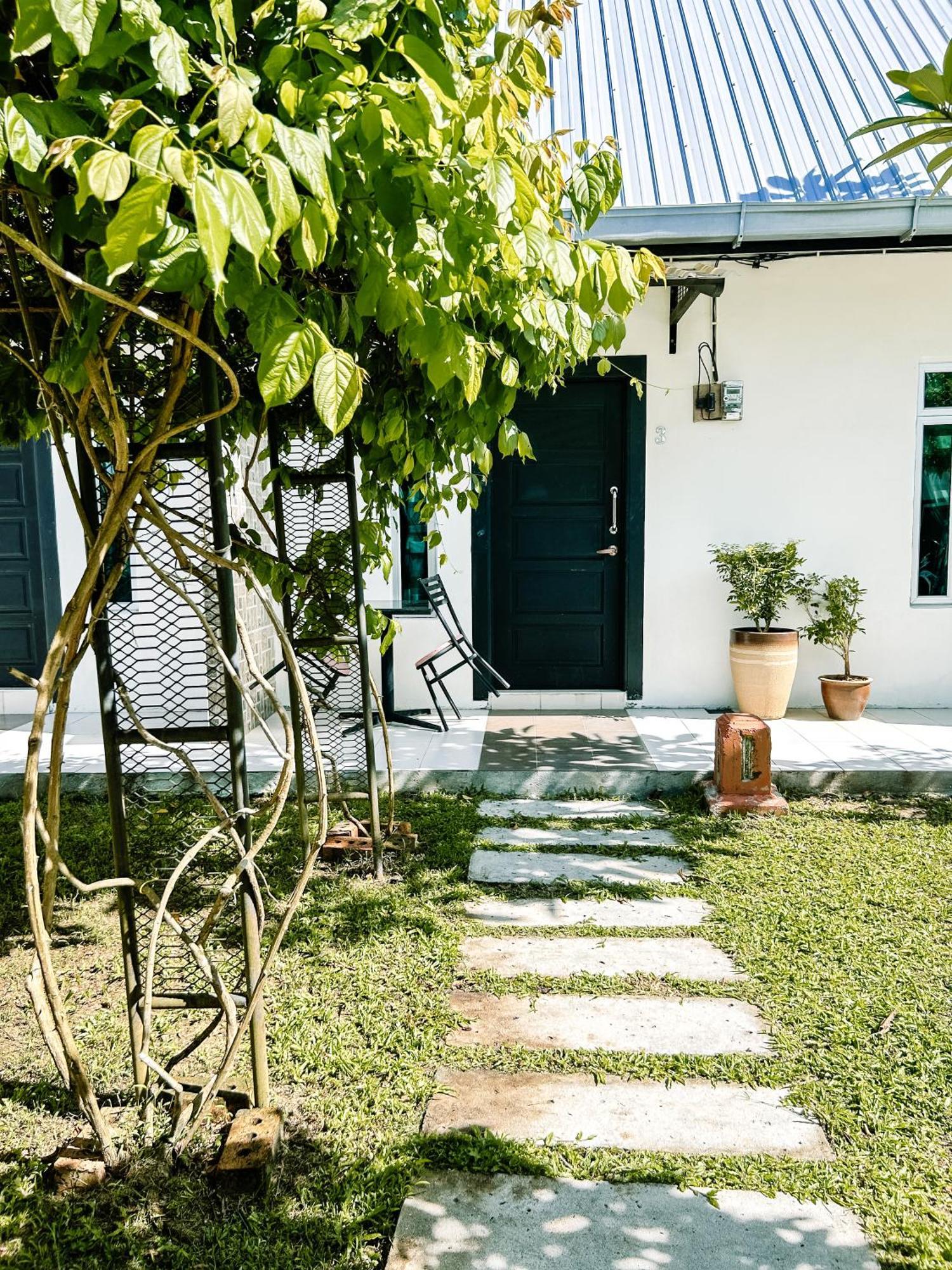 Belukar Lodges Private Homestay Pantai Cenang  Kültér fotó
